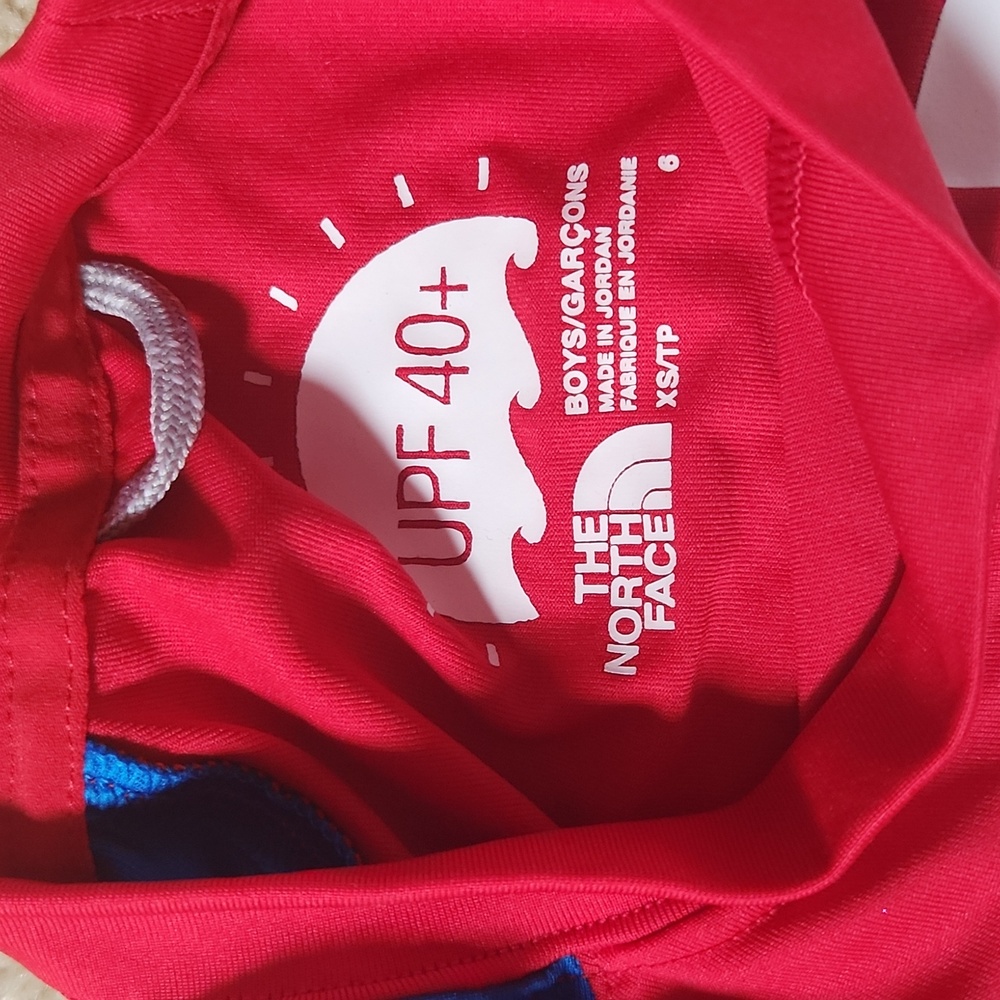 The North Face boys swimming top red blue size xs upf 40+ - Picture 5 of 7